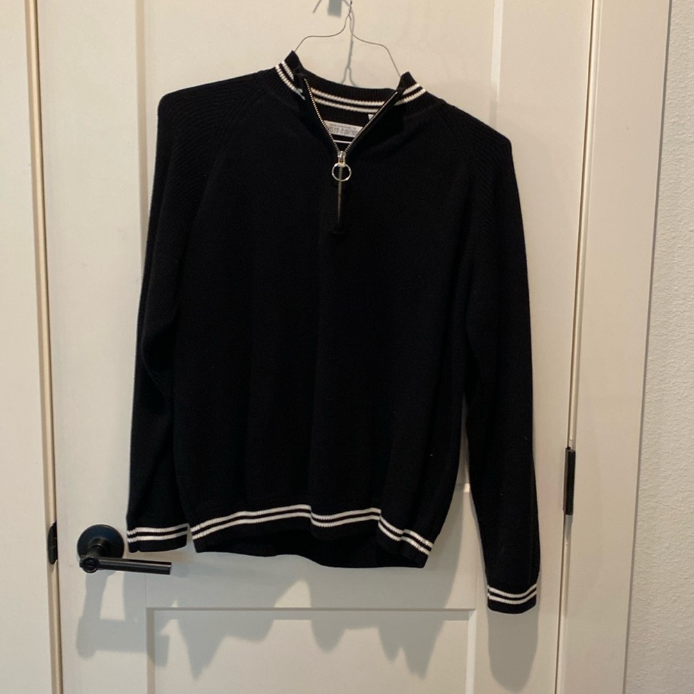 Evelyn & Arthur Ladies 1/4 Zip Sweater.  Black w/White Stripes. ‎ Size Medium